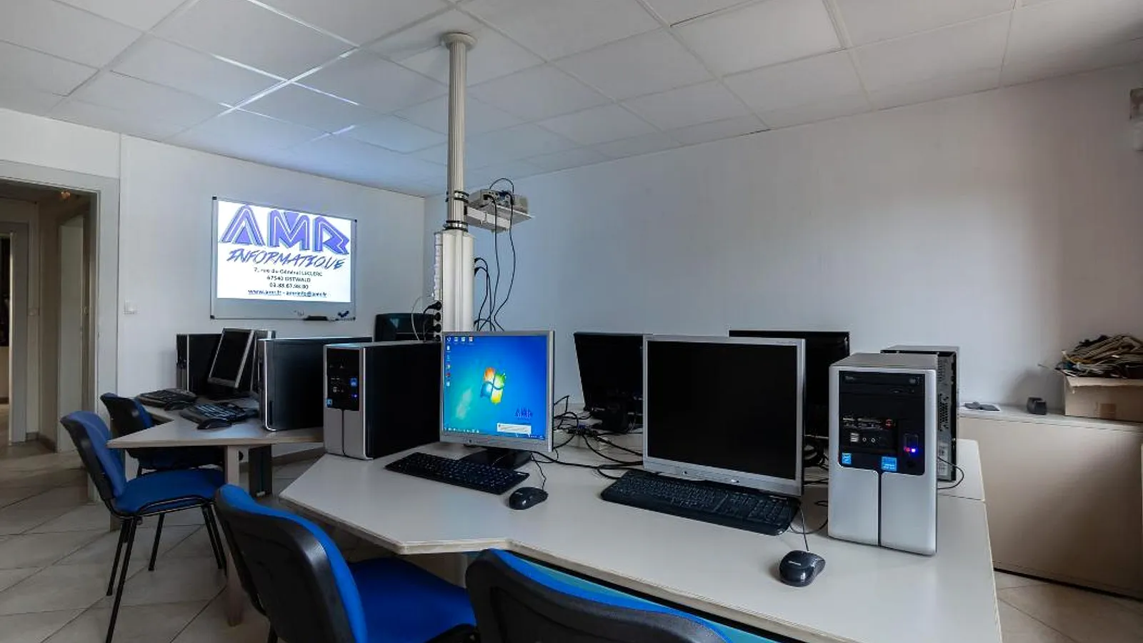 Salle de formation informatique AMR à Ostwald